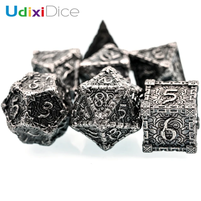 

Metal Dice 7 PCs DND Metal Dice, Dagger Design Polyhedral Dice Set, for Role Playing Game D&D Dice MTG Pathfinde, 3 color