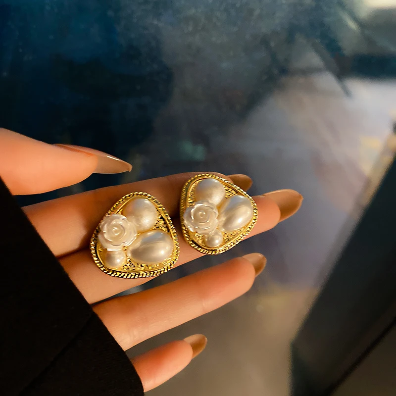 

2021 fashion baroque pearl earring stud jewelry