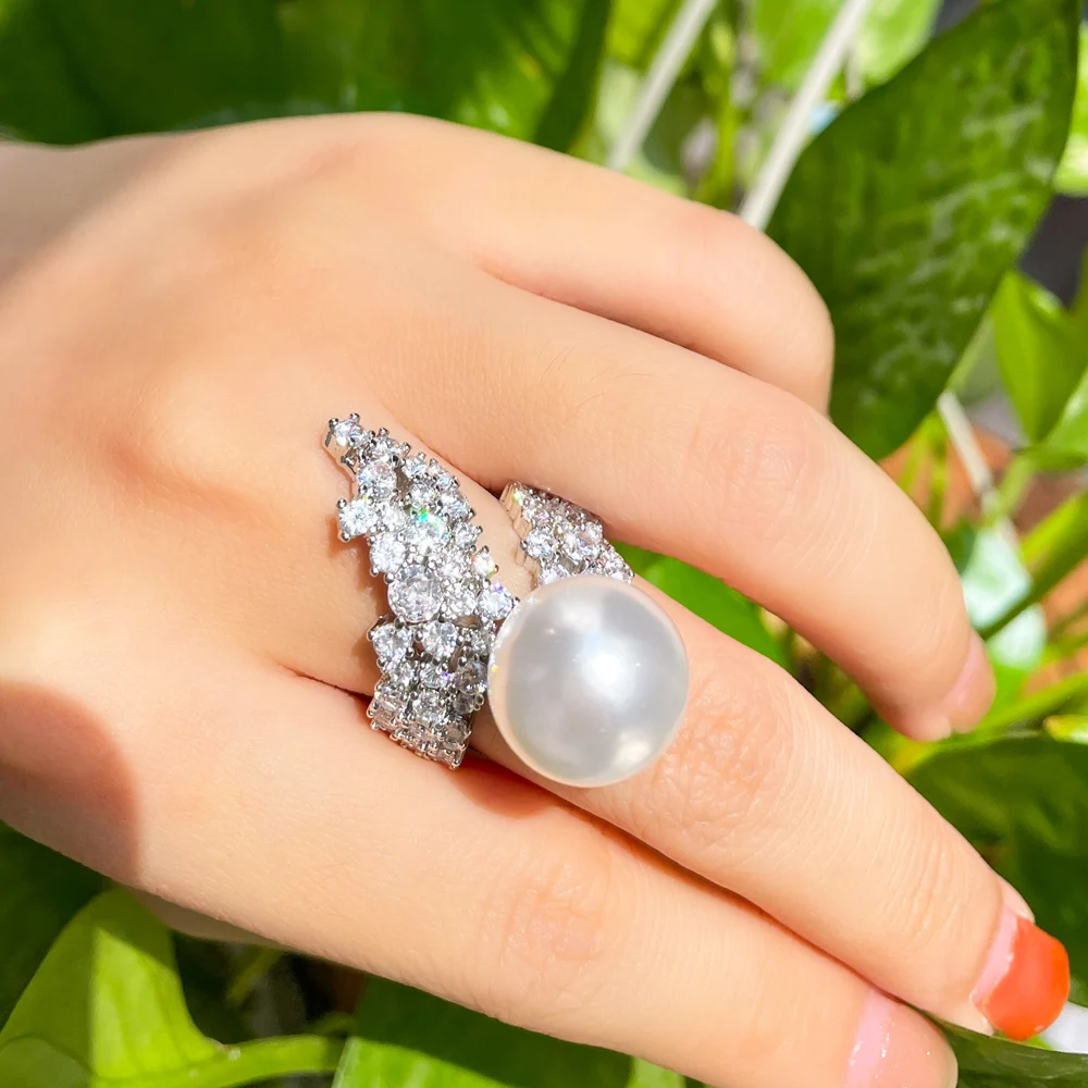 

Gorgeous Round Chunky Bling Cubic Zircon Jewelry White Gold Plated Adjustable Women Bridal Wedding Party Rings with Big Pearl