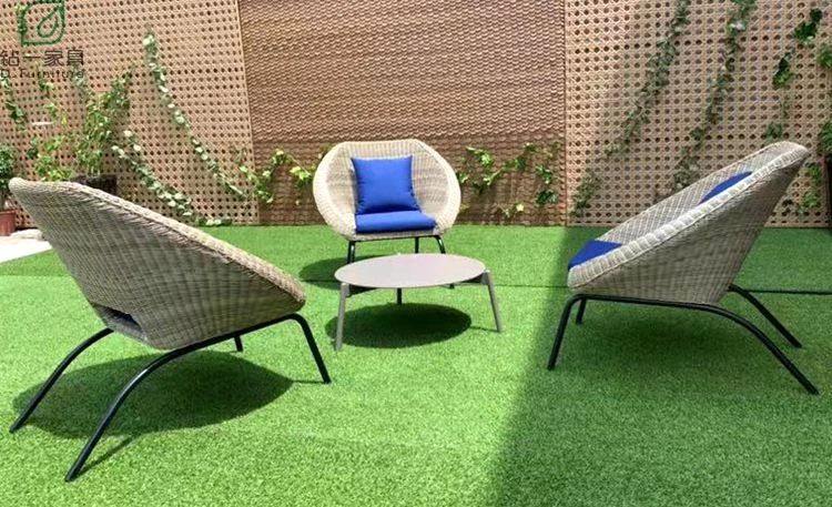 New Modern  Outdoor PE Rattan  Woven Table and  Chair Set For  Garden