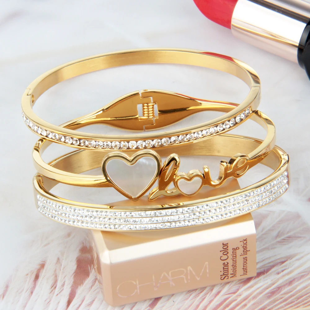

High-quality titanium steel vacuum gold-plated accessories set combination set with diamonds LOVE stainless steel bracelet woman