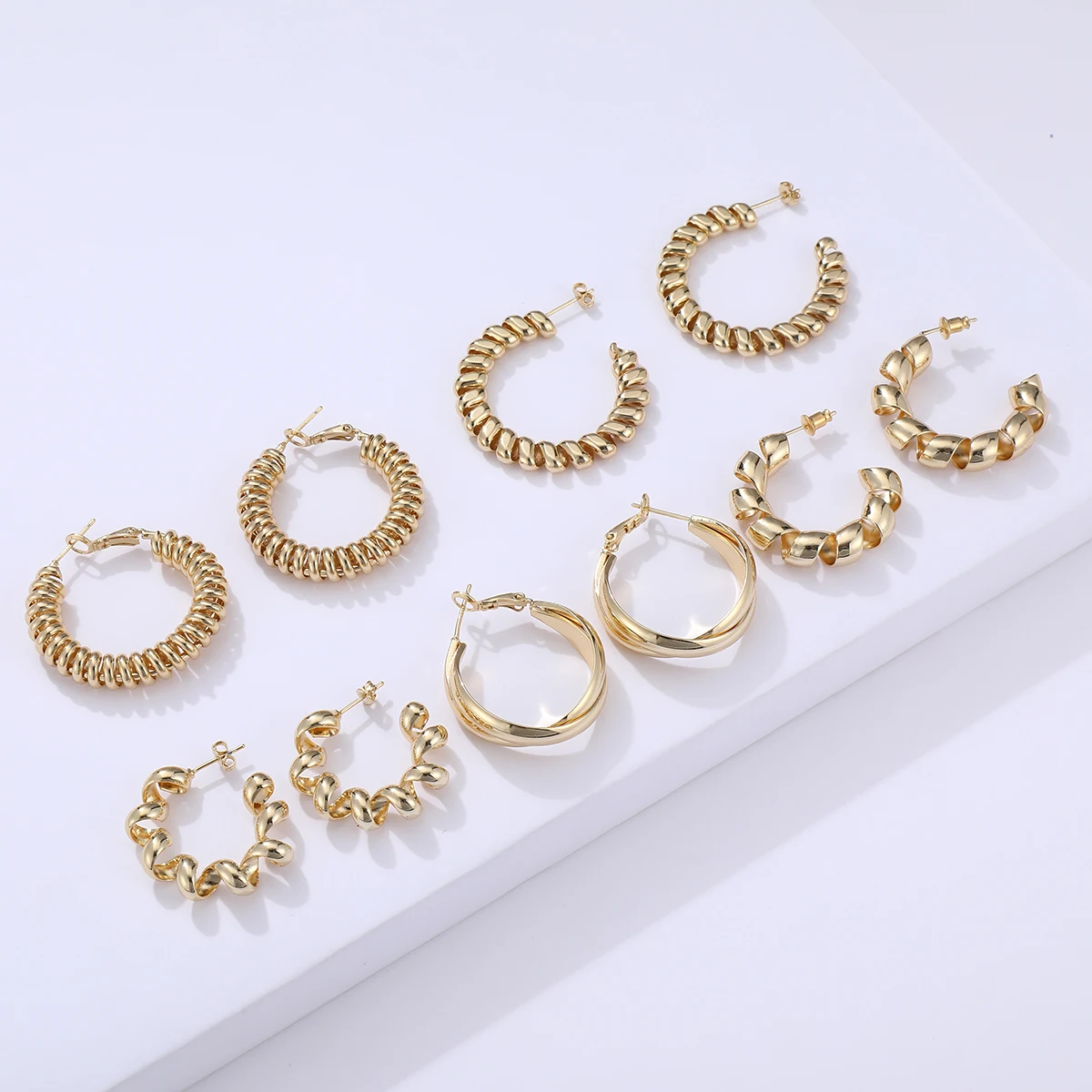 

Custom CC Heart Statement Hoop Earrings For Women 2022 14K Real Gold Plated Hoops Huggies Chunky Earrings Wholesale Low MOQ