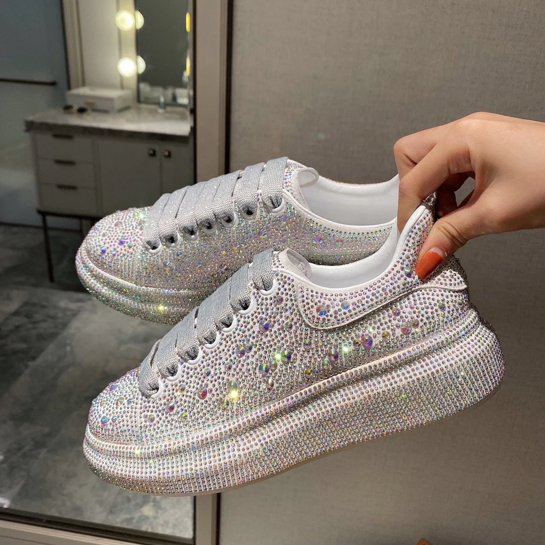 

Hot Sale European Style New Diamond Women Casual Shoes 2021 Spring Personality Shiny Rhinestone White Flat Platform Women Shoes, Black white