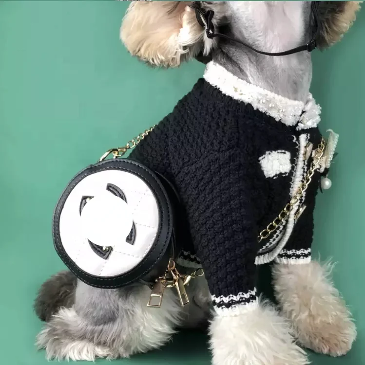 

Pet supplies classic brand pet shop luxury wholesale pet accessories bags dog purse