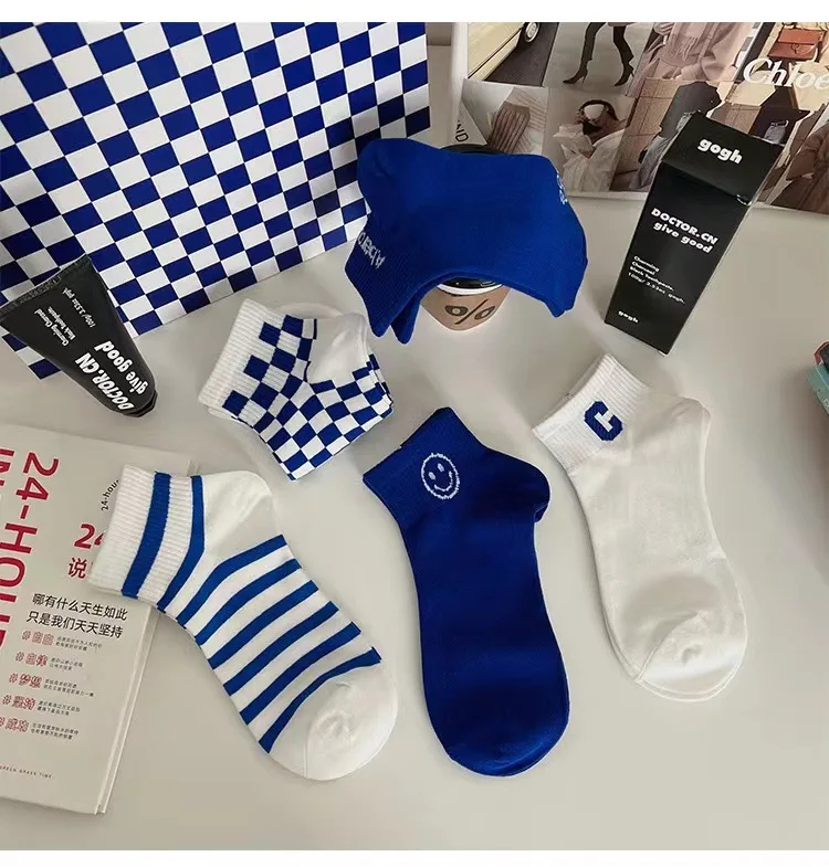 

Jingwen OEM Kurze Socken Blue Checkerboard Striped Letter Face Sports Short Socks