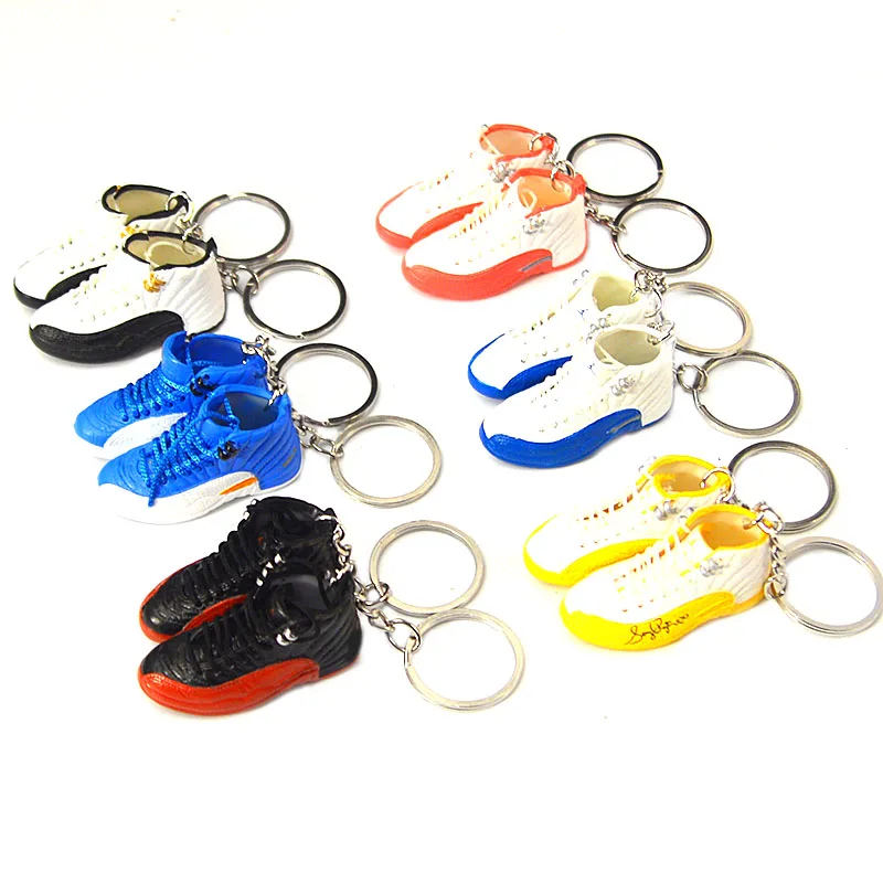 

Dropshipping kickssmini 1/6 scale 3d mini 1:1 sneaker mini shoe keychain with box and bag, Mixed more than 900 colors