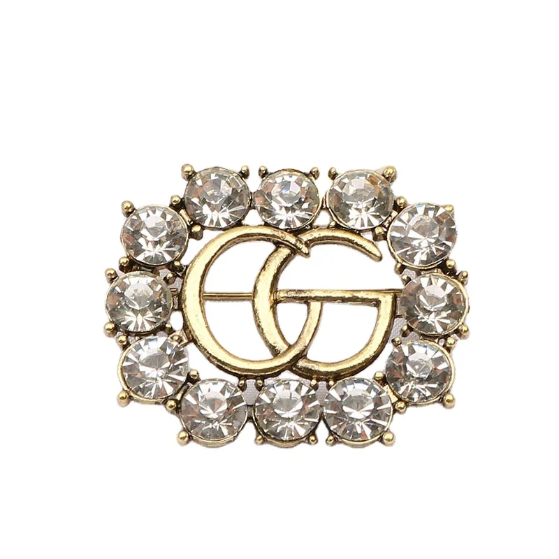 

2021 new brand G logo jewelry brooch alloy injection molding accessories baroque pearl Christmas jewelry dinner accessories