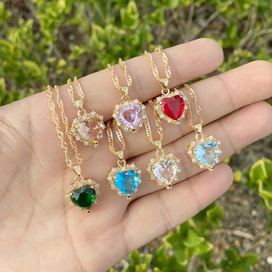 

Cute Korean Elegant Crystal Heart Choker Necklace Birthstone Women Zircon Heart Pendant Necklace (KNK5347), Same as the picture