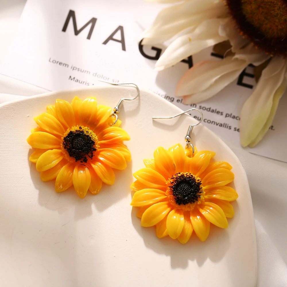 

51089 China Wholesale Fashion Girls Holiday Jewelry Gold Plated Sunflower Pendant Earrings Yellow Resin Sunflower Drop Earrings