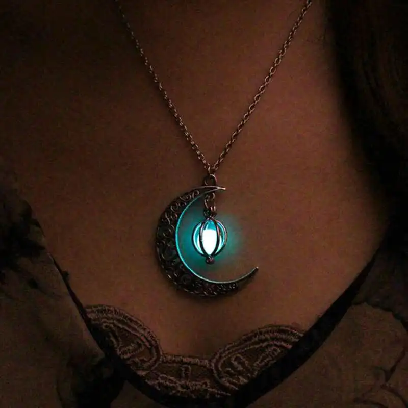 

Hot Wholesale Gem stone Charm Moon Glowing Vintage Silver Pendant Necklace