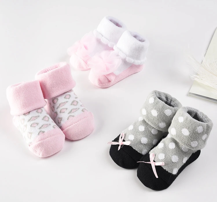 Socks Factory Cute New Born Custom Organic Cotton Winter With Grips Designer Toy Anti Slip Rattle Baby Socks Manufacturer