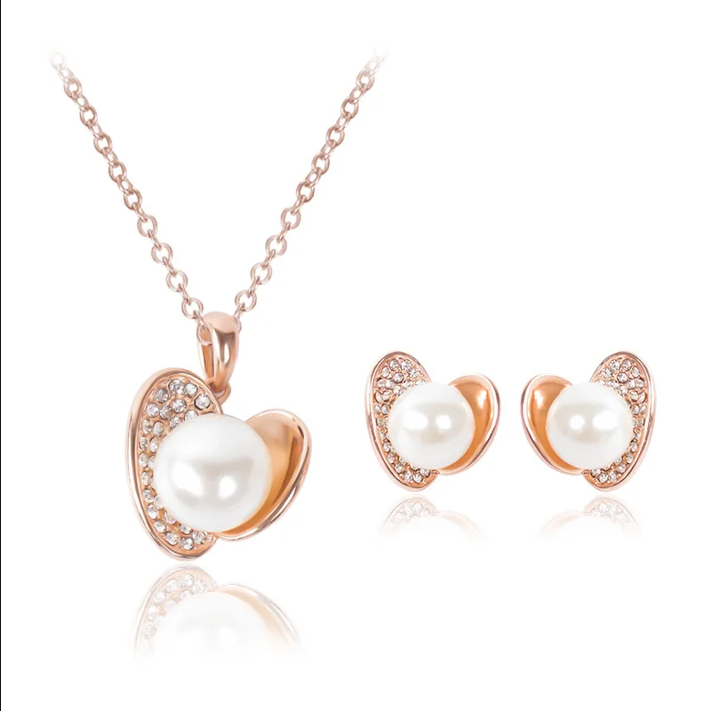 

New Rose Gold Plating Micro Paved Crystal Pearl Heart Necklace Earrings Set Baroque Pearl Pendant Necklace Stud Earrings Set