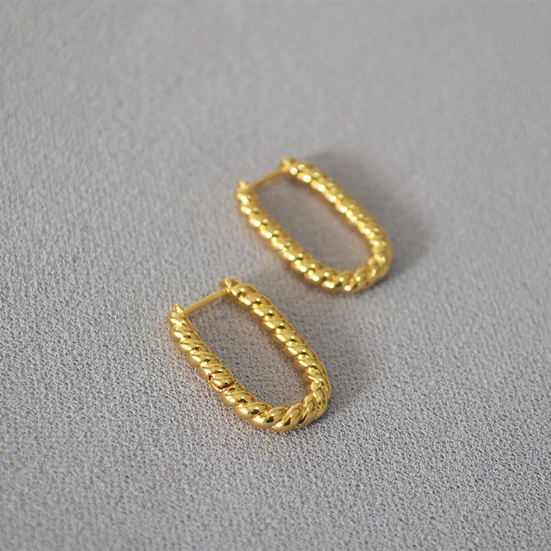 

Dainty Cute Geometric Twisted Rope Rectangle Hoop Earring 18k Gold Vacuum Plated Brass Square Twist Hoop Earring