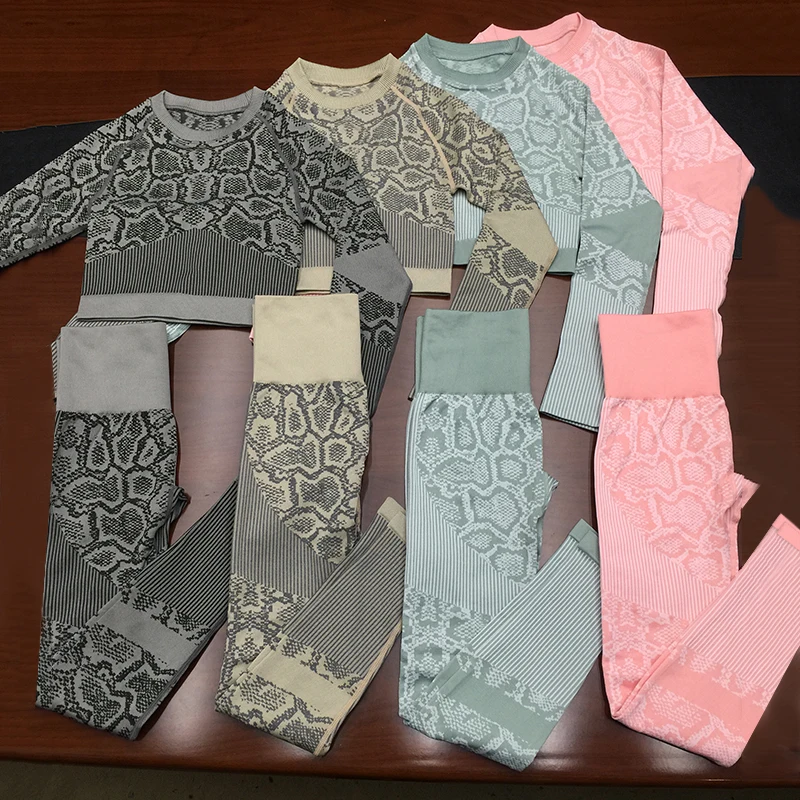 

New Long Sleeve Shirts And Leggings Snake Print Activewear Seamless Women Yoga Set
