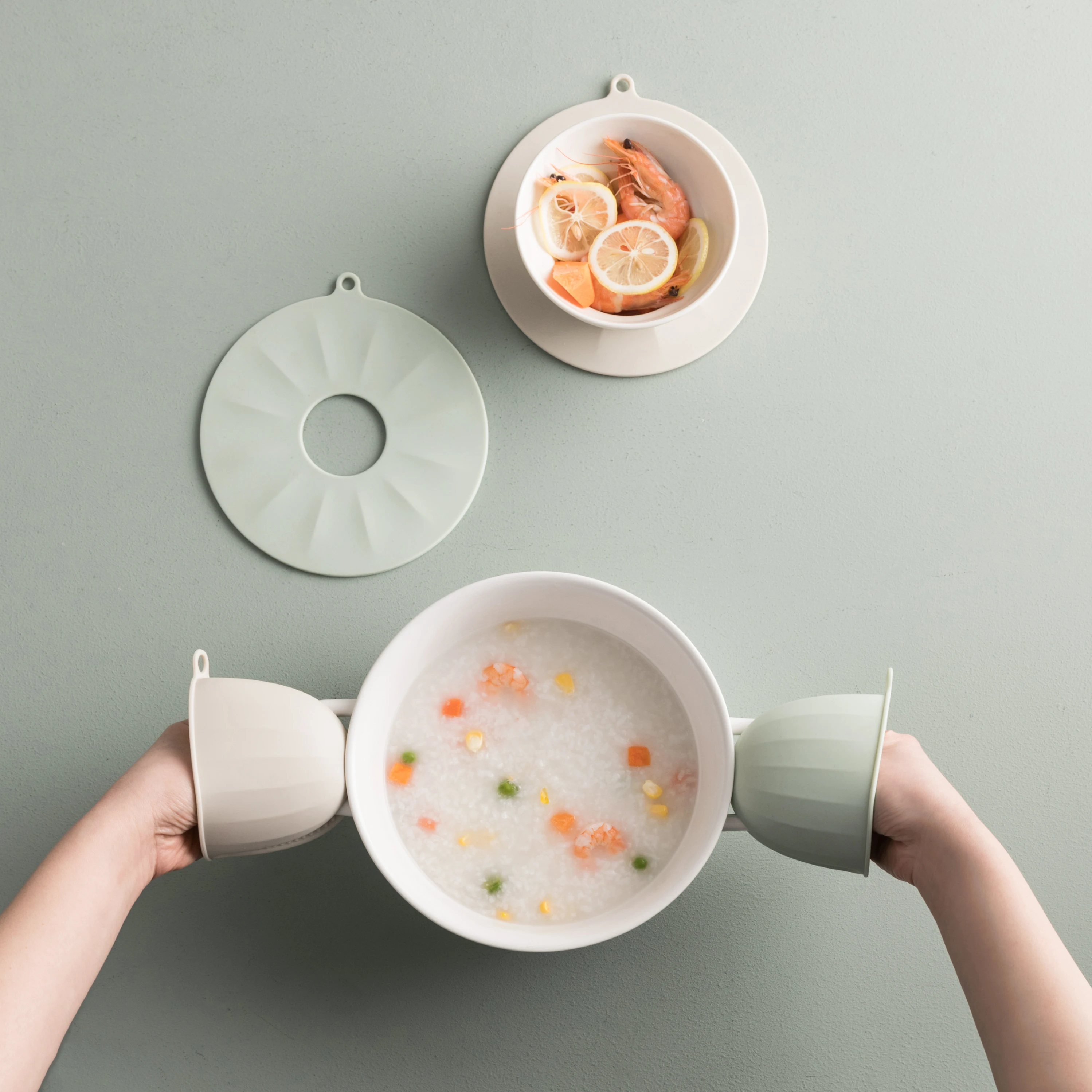 

Pinmoo Wholesale Round Non-Slip Kitchen Utensils Silicone Hot Pot Pad Trivet Mat