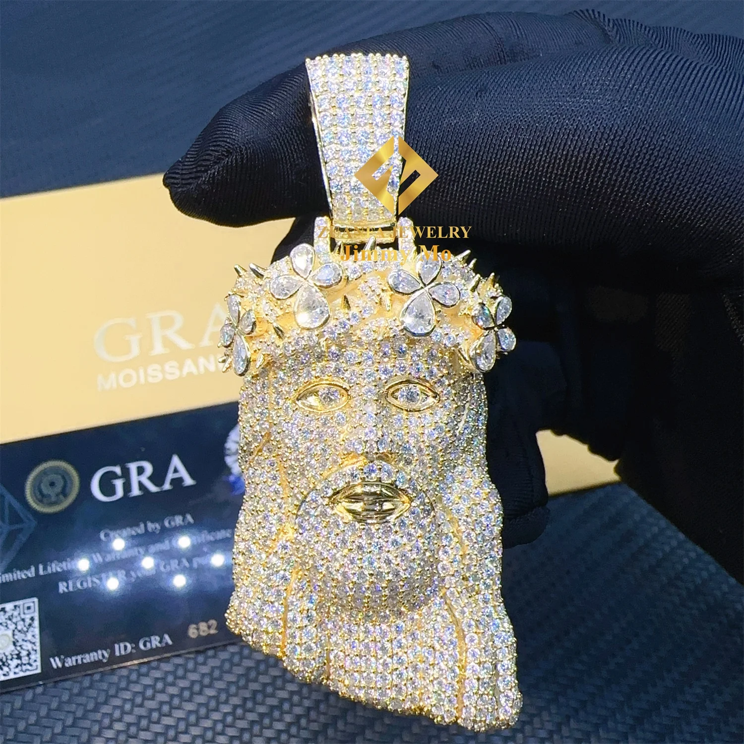 

Iced Out Shining Man Jewelry Hip Hop Pendant 925 Silver Yellow Gold Plated VVS1 Pear Moissanite Diamond Jesus Pendant