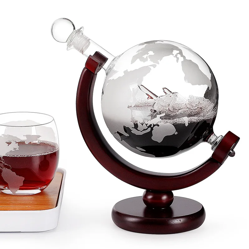 

Amazon Popular World Etched Globe Decanter Antique Ship Bar Pour Funnel Stopper Whiskey Decanter Set, Transparent