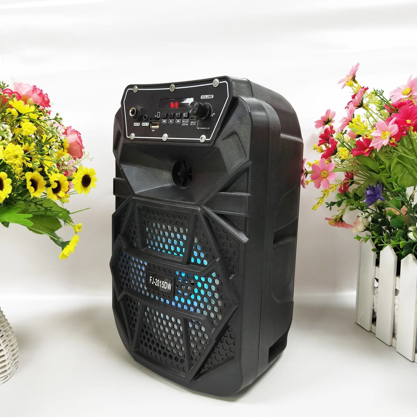 

FJ-2015DW Custom Logo 6.5 inch outdoor speaker quality sound portable bass speaker