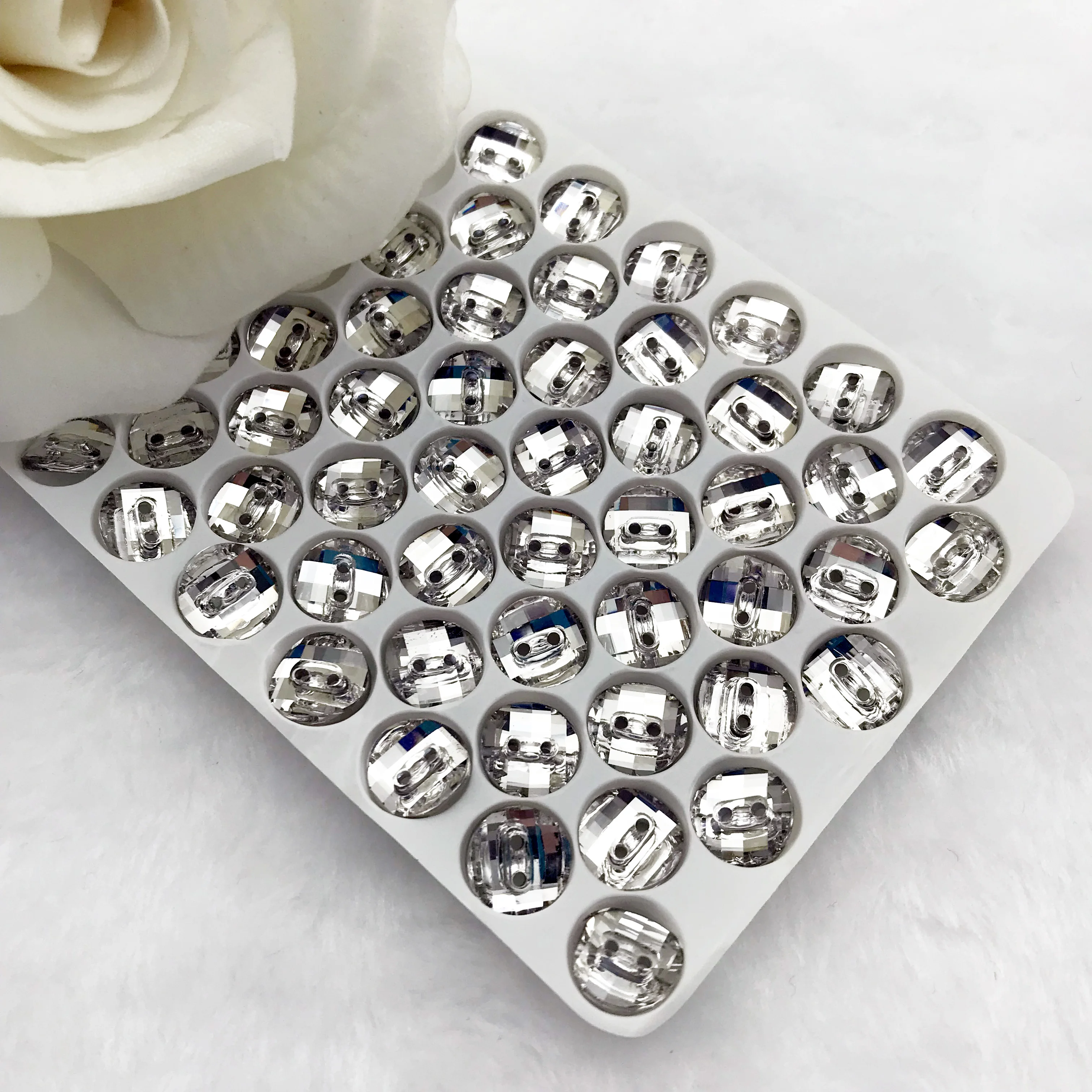 

18L 11.5mm white two holes crystal stone buttons