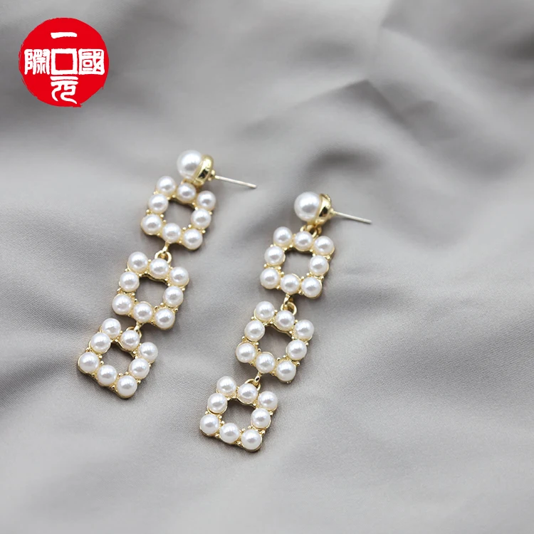 

Long pearl Korean style wild fashion niche exaggerated earrings