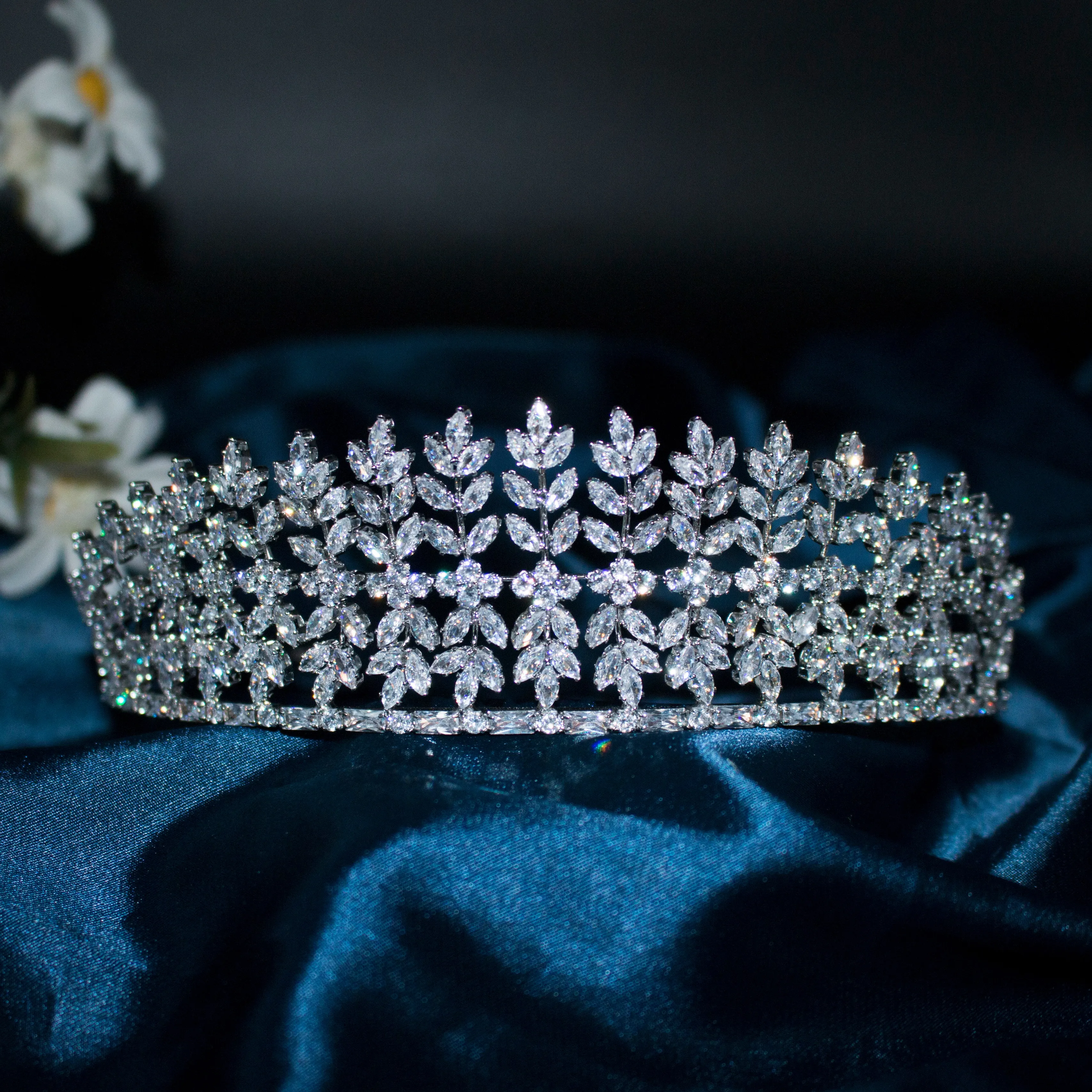 

GS0172 European New Stylish Zirconia Zircon Elegant Crown Korean wedding Headpiece Pageant tiara, Sliver
