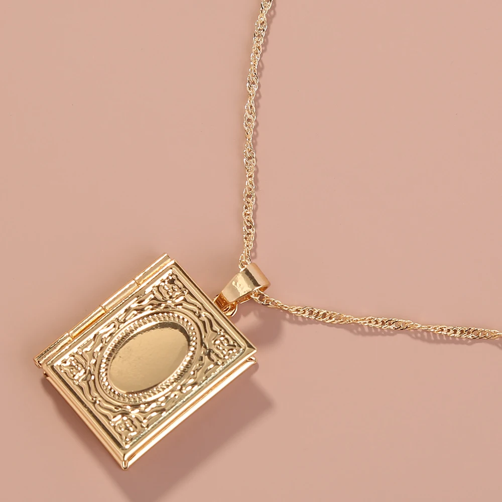 

Vintage Engraved Custom Can Open Photo Locket Pendant Book Charm Choker 18K Gold Jewelry Necklace Chain For Women Men