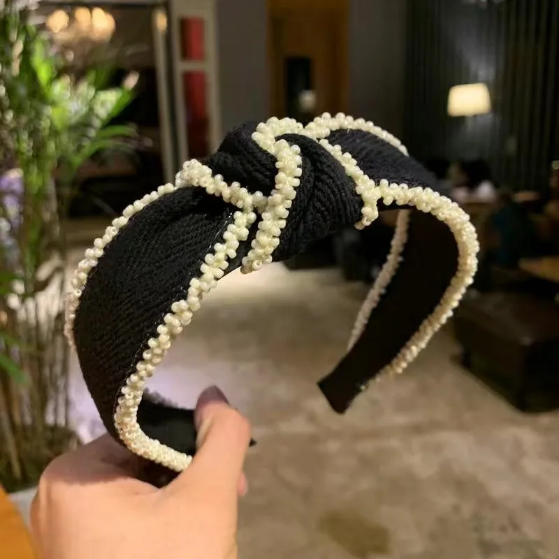 

JUHU 2020 new handmade beaded headband winter Small fragrance Style cloth pressure hair band, Black and white