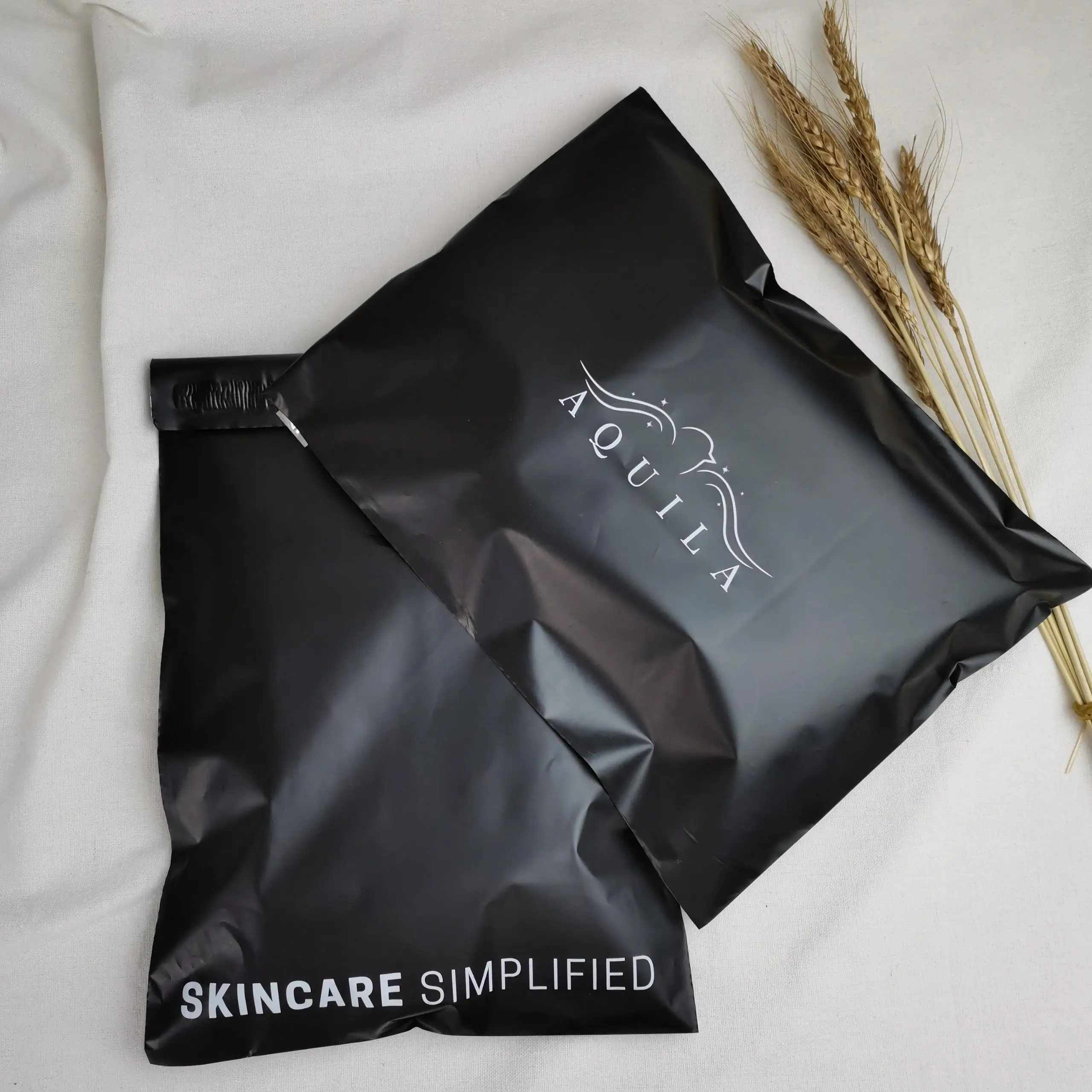 

eco friendly luxury matte black polymailer custom own logo /custom shipping bag/polymailer