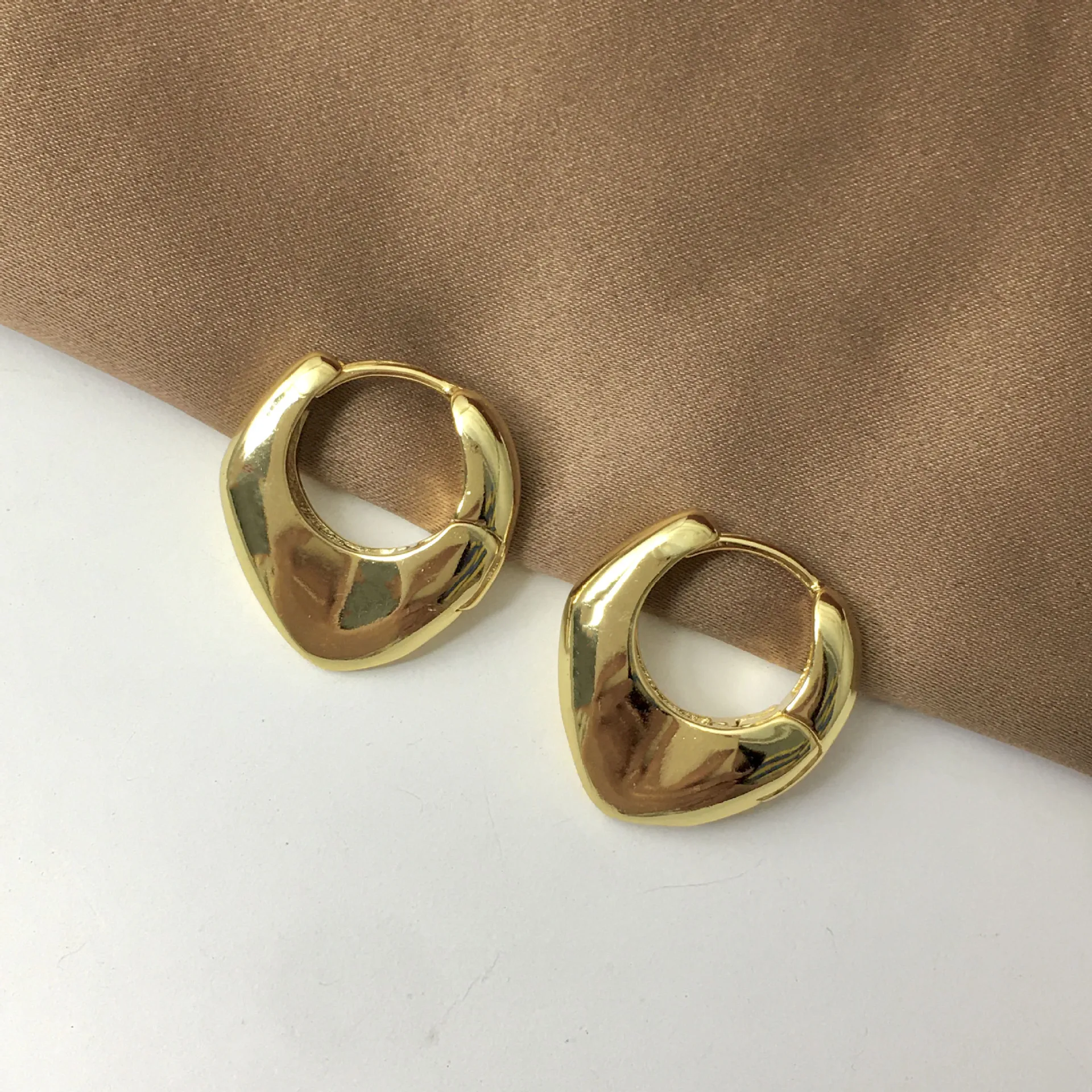 

Fashionable Gold Plated Geometric Statement Hoop Earrings High Polished Irregular Real Gold Plating Hoop Earrings For Women