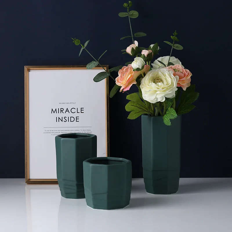 

2021 handmade newest arrival hot modern creative ceramic flower vases desktop decoration, Grey/green/white