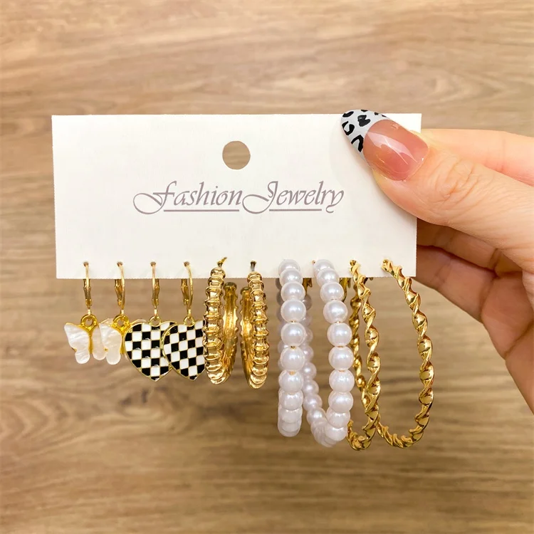 

New Wholesale Gold Plated Pearl Hoop Earrings Set Creative Retro Acrylic lattice Heart butterfly Pendant Stud Earrings