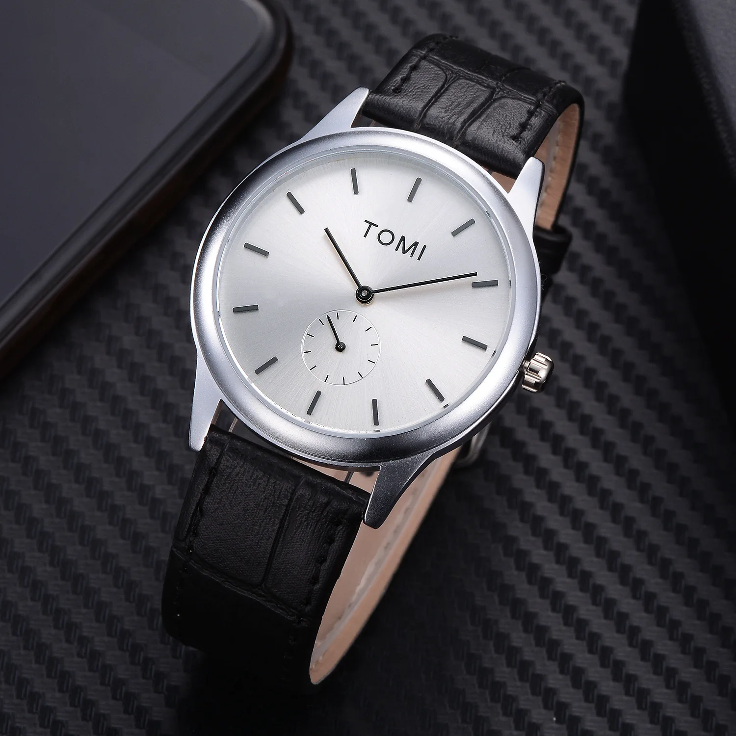 tomi 2020 新款热卖便宜的手表定制logo真皮简约男女手表商务休闲石英