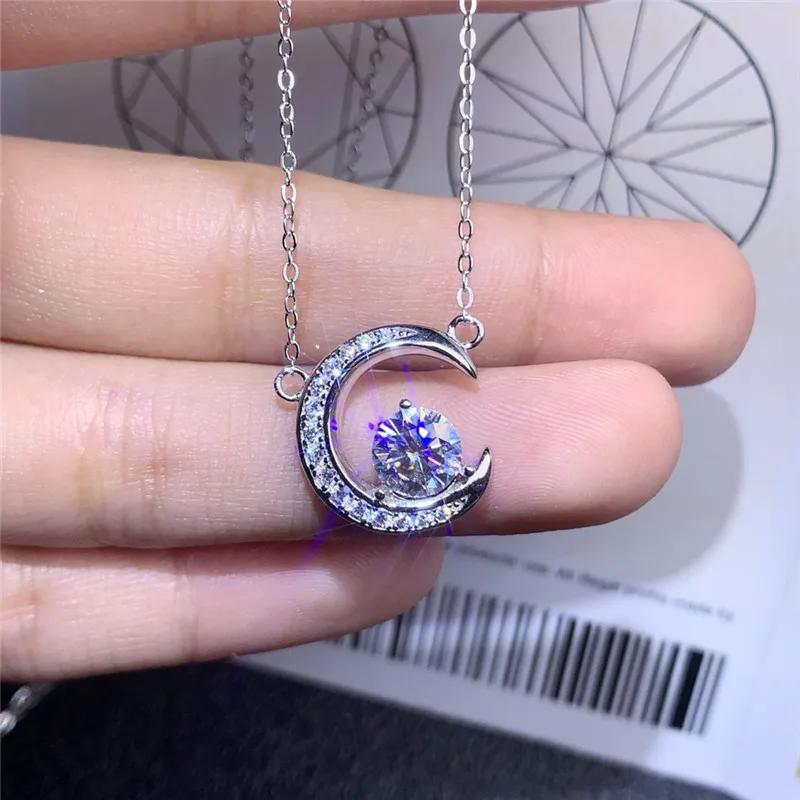 

Silver 925 1 Carat Excellent Cut Diamond Test Past VVS Moissanite Moon Shaped Pendant Necklace Silver Wedding Jewelry for Women