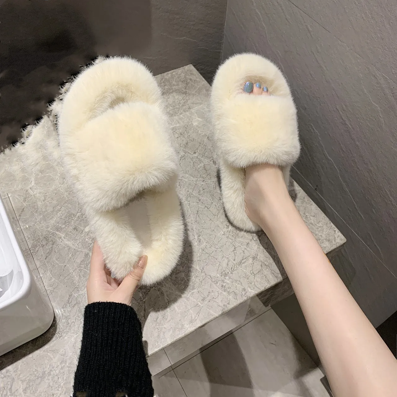 

Winter Woman furry Shoes autumn slippers New Fashion warm Open Toe Slide Ladies home Outdoor Comfort Slip Sandals Women Slipper, As pictures