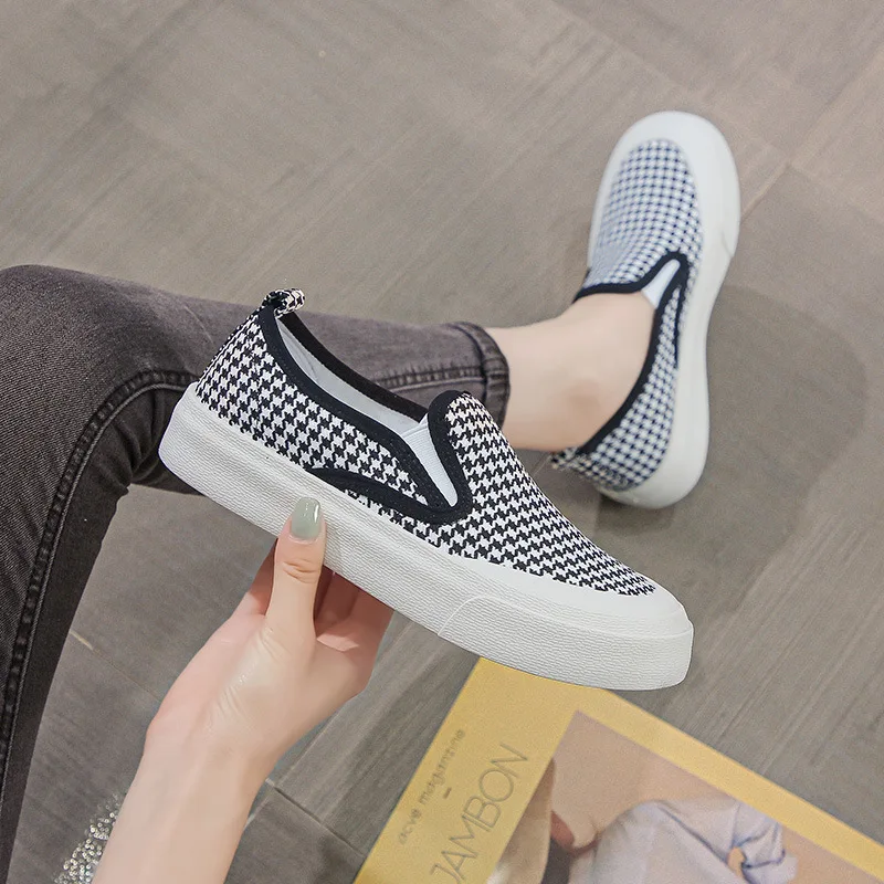 

2022 Spring New Model Women's Shoes Checkerboard Casual Canvas Sneakers Walking Style Loafers Women