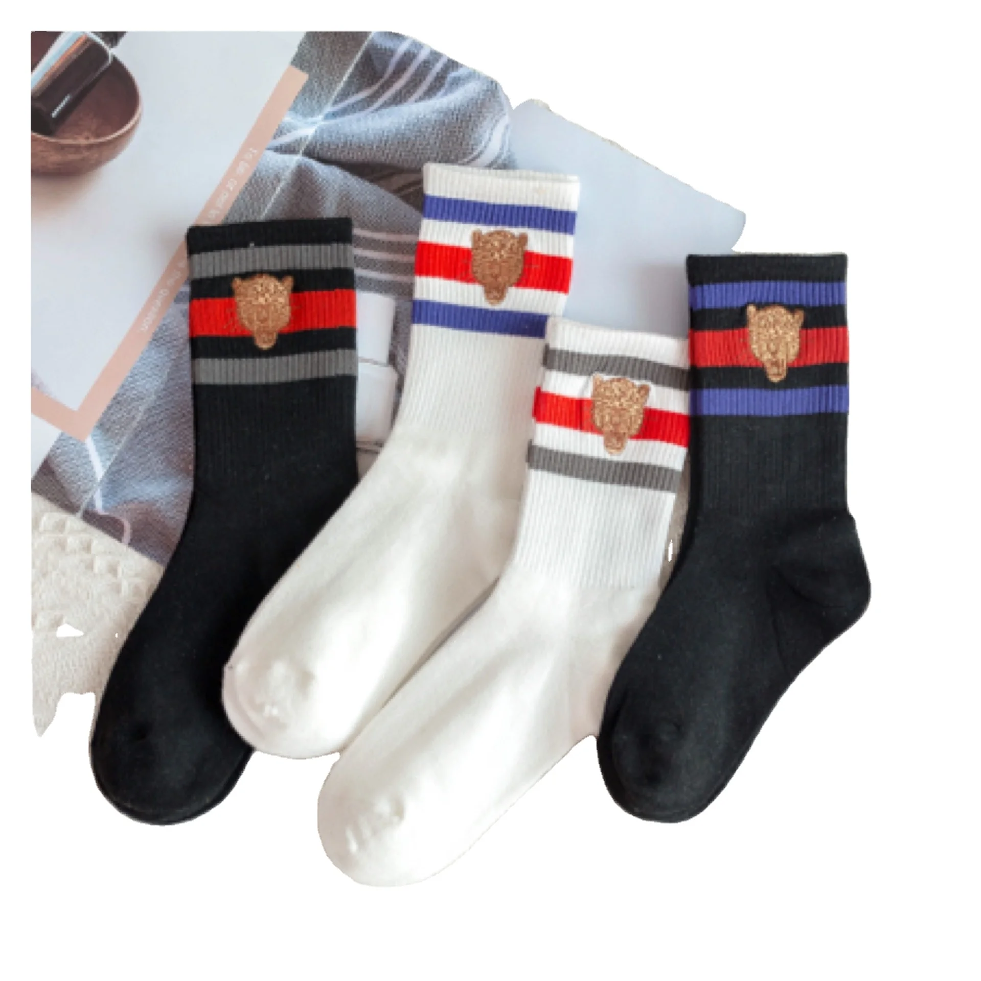 

Embroidery socks mens crew breathable smile unisex cotton wholesale Fashion custom socks