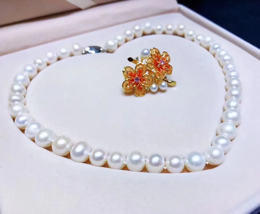 

Certified Recommended 8-9 Natural Freshwater Pearl Necklace + Cherry Blossom Brooch New XIAOXIANGFENG Jewelry Set Gift Box