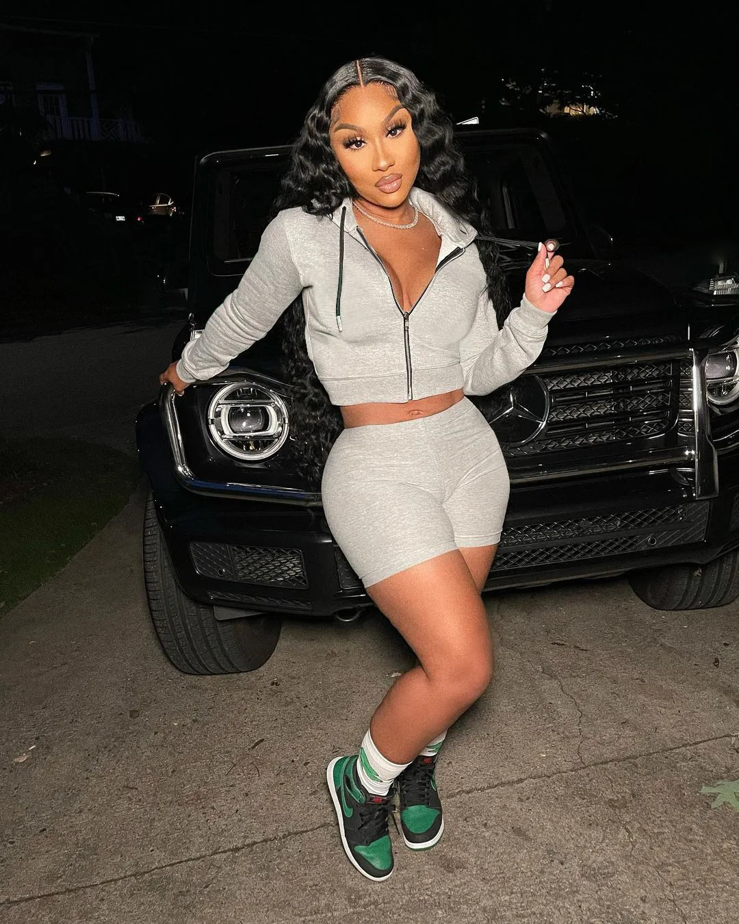 

YIWU QIUDUN Womens Clothing Sweatshirt Fitness Sports Gym Hooded Active Wear Tracksuit Short Sets