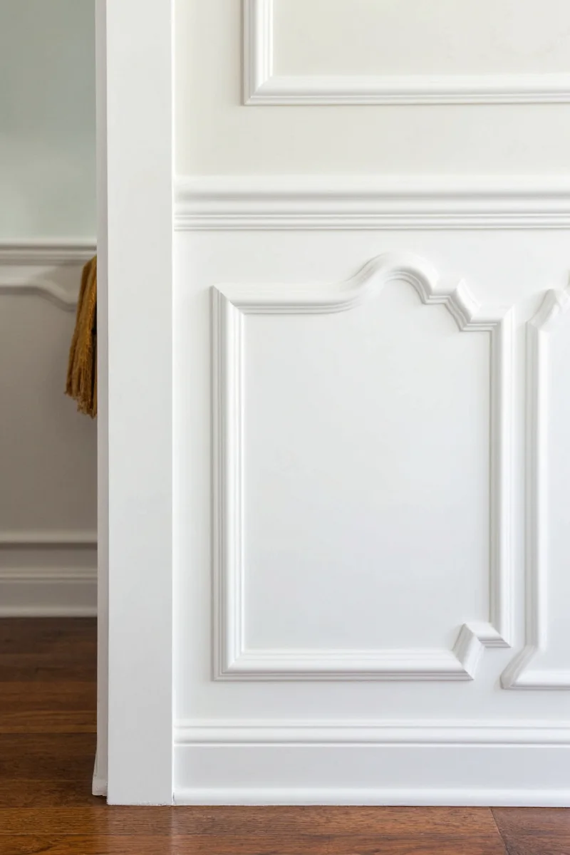 Contrasting Crown Molding