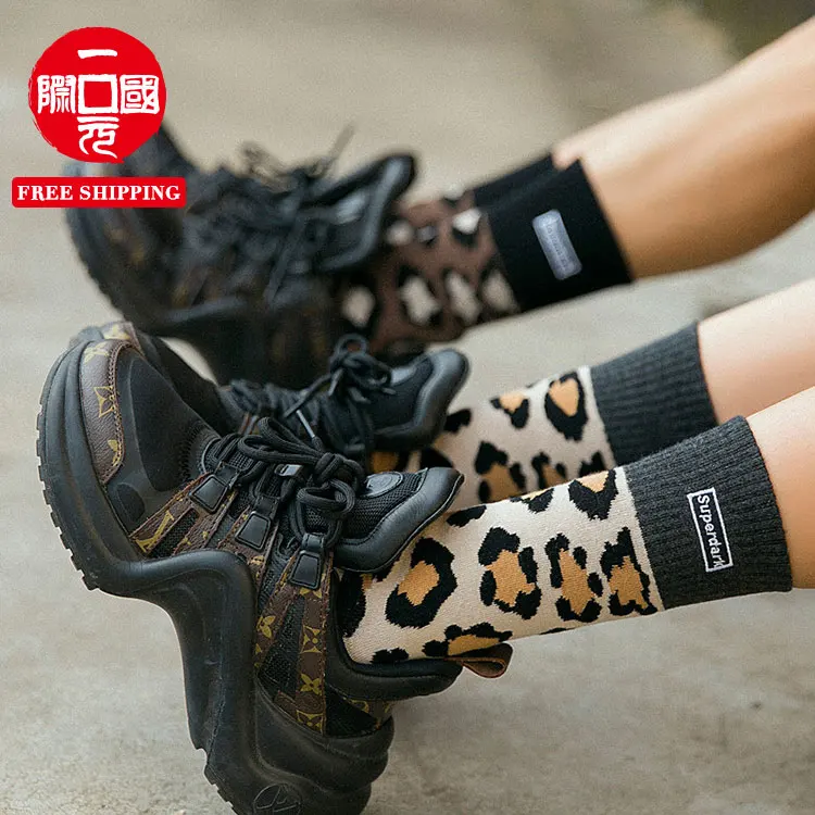 

Leopard print female autumn and winter street fashion couple personality pile pile socks Korean thick warm stockings