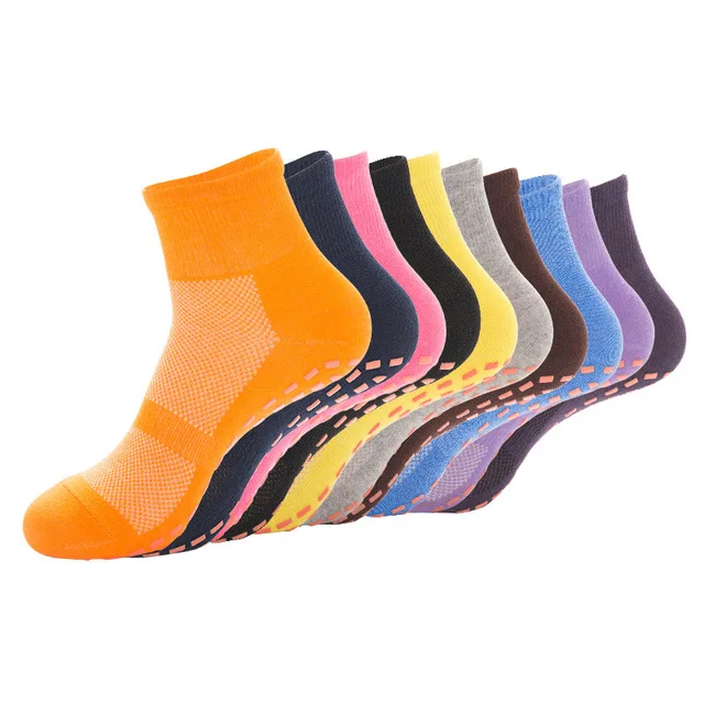 

Wholesale Customized Yoga Jump Trampoline Sports Grip Non Slip Socks for children and adults, Custom color