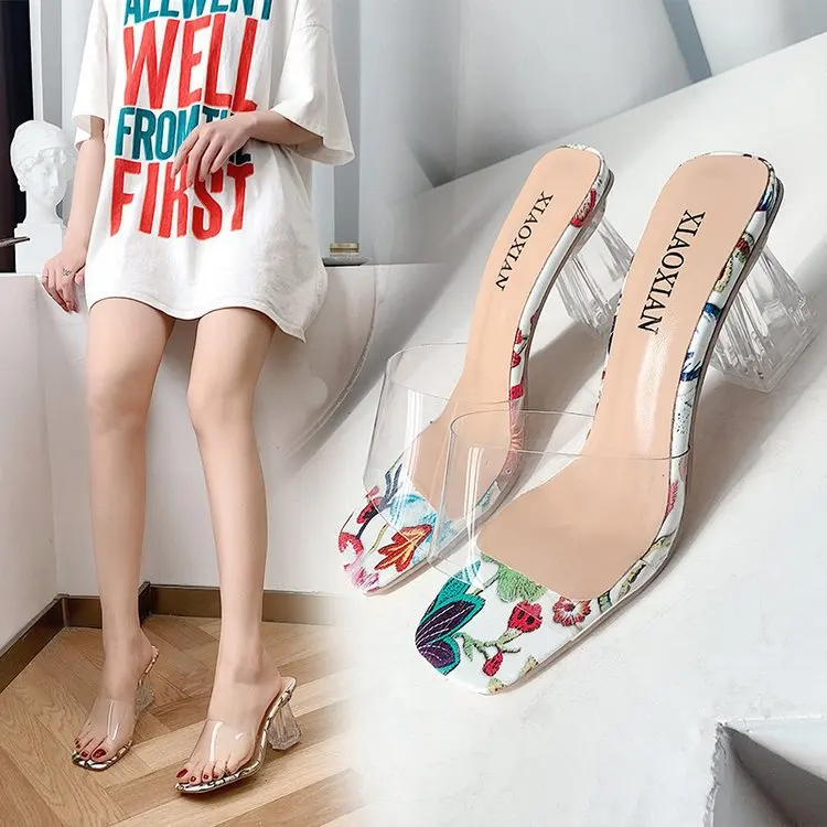 

2021 summer new style Korean version of PVC one word slippers fashion thick heel sandals and slippers, Picture