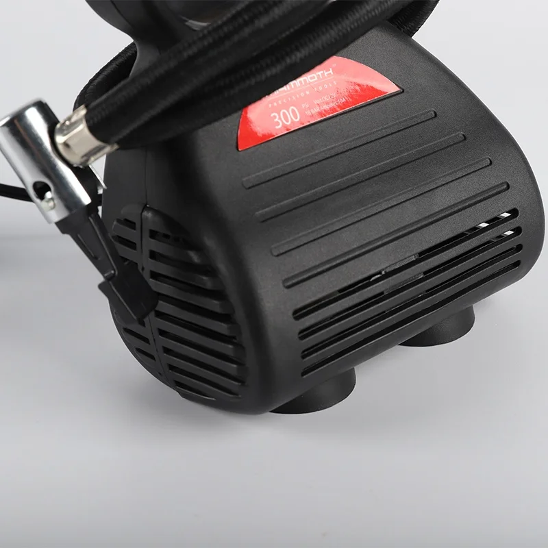 带汽车香烟插头的 12v 汽车迷你空气压缩机