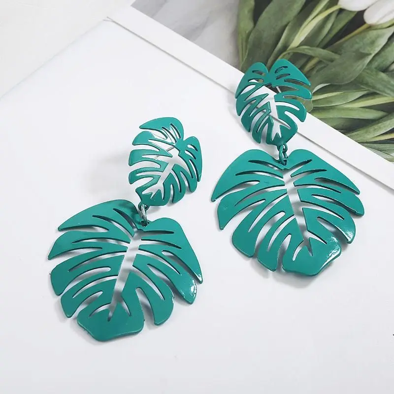 

Korean New Fashion Retro Hollow Big Leaf Beach Earrings, As pictures