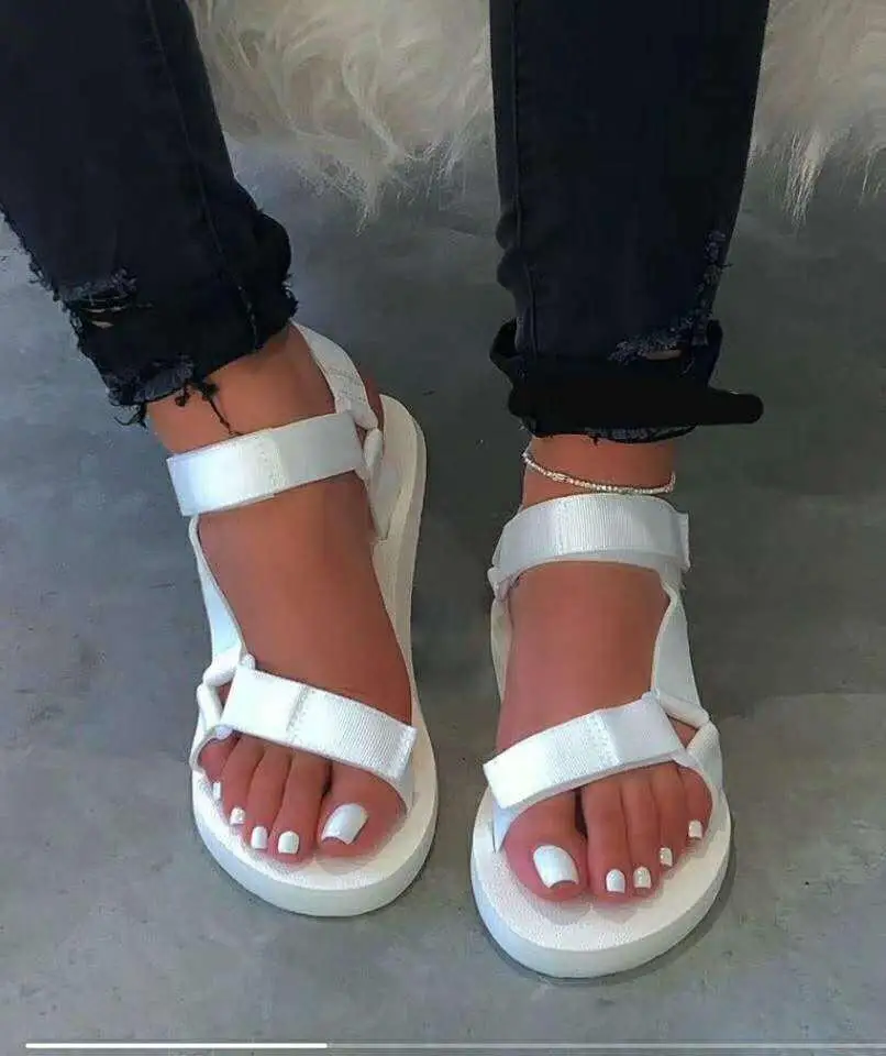 

GW 2020 Fashion Sandals double flats Ladies Beach sandals Slippers For Women and ladies