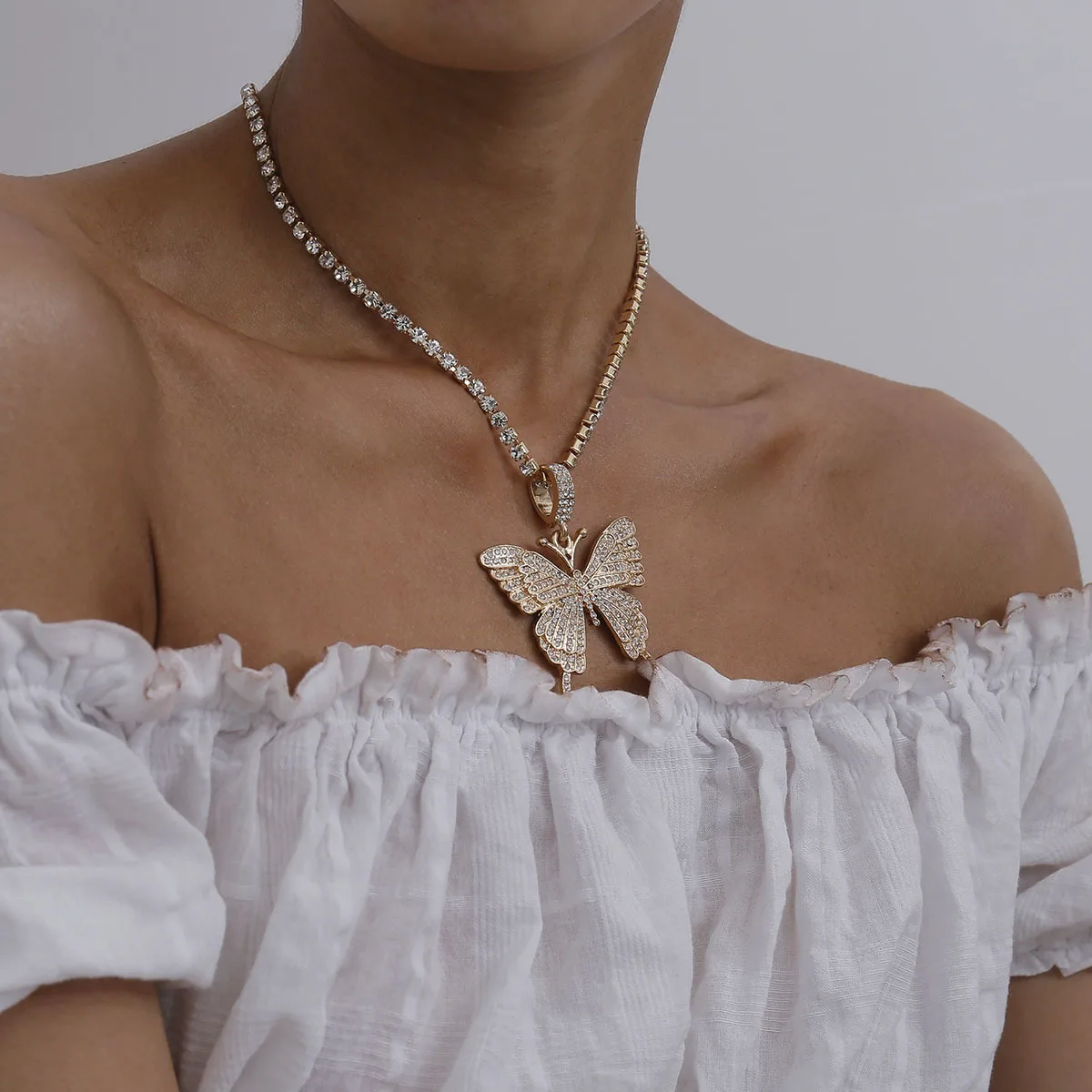 

Fashion big Butterfly with diamond copper pendant Necklace For Women Chain Female Shining Jewelry