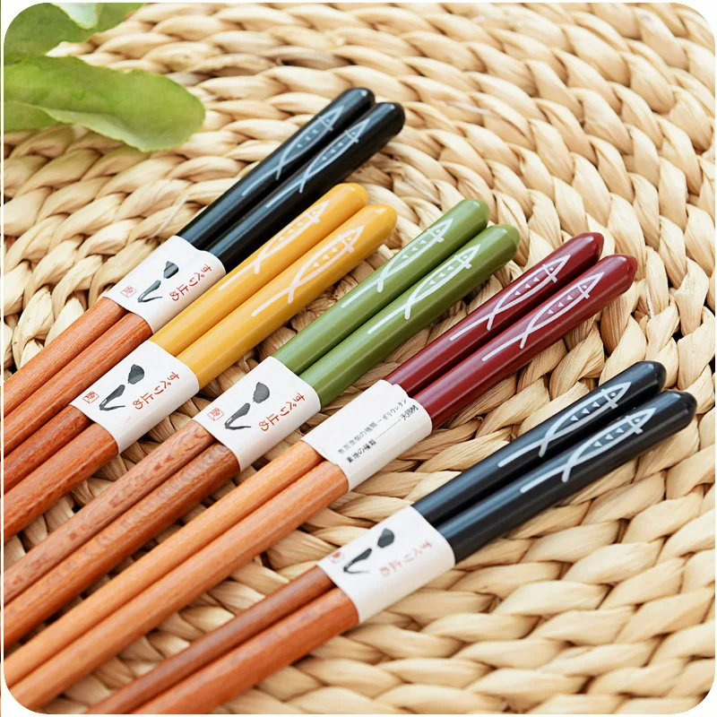 

Hot Bamboo Chopsticks 5 Pairs Set With Box Kitchen Wood Japanese Chopsticks, 6 items