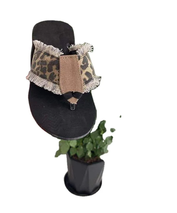 

Wholesale New Arrival 2021 Woman Hot Summer Beach Sandals, Custom Bride Flip Flops,Personalized Leopard Flip Flops