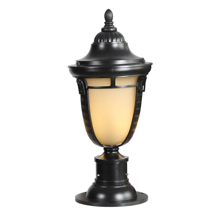 Custom made outdoor waterproof European style pathway lawn street main gate vintage lantern post lamp bollard garden pole light