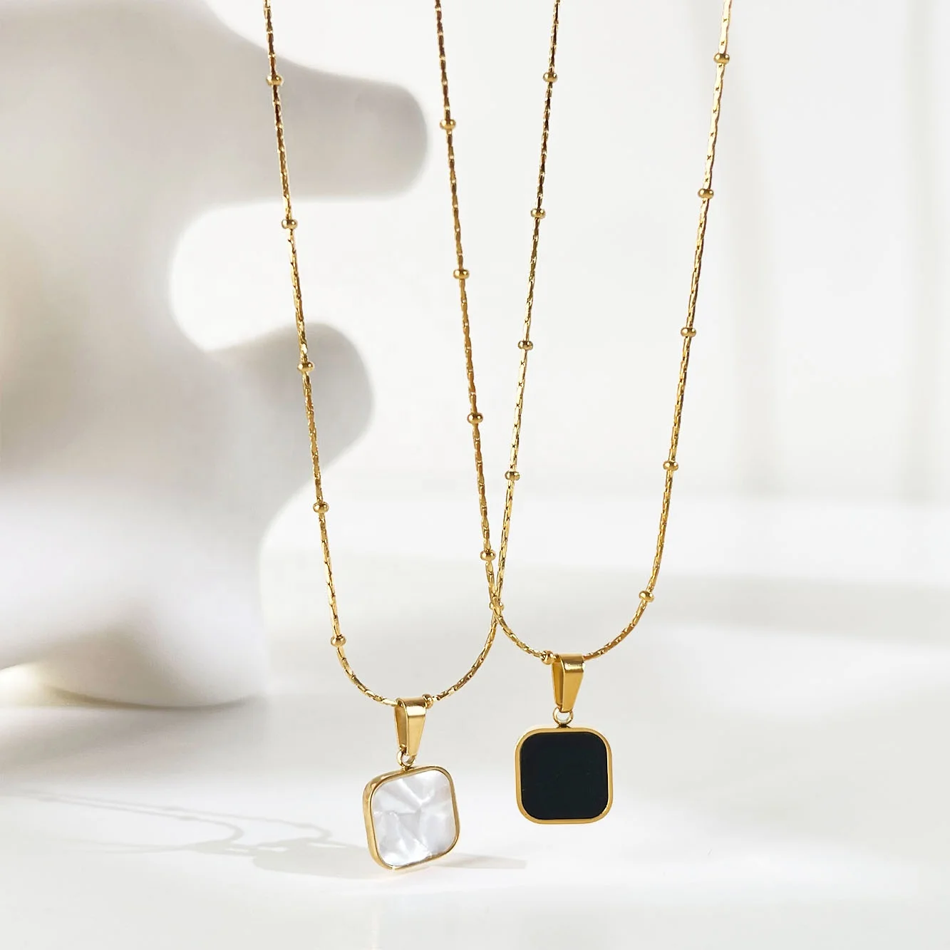 

N0581 trendy stainless steel thin chain necklaces dainty square black white natural shell pendant necklace female jewelry